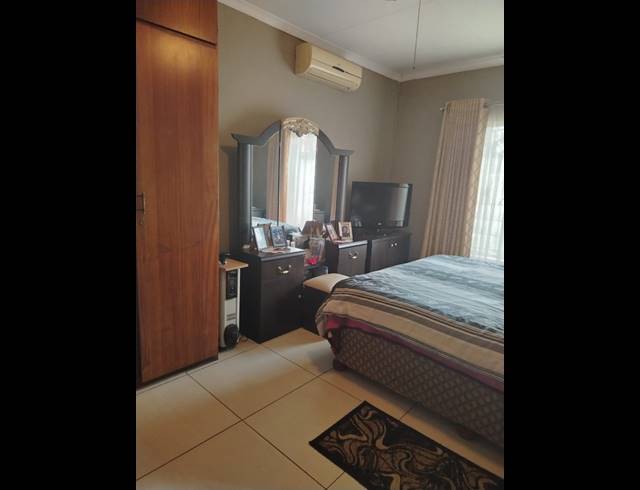 3 BEDROOM HOUSE FOR SALE IN LENNOXTON